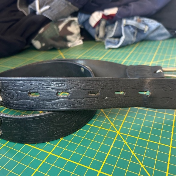 Rare Vintage Harley Davidson silver engine studded flame embossed leather belt - Picture 12 of 15